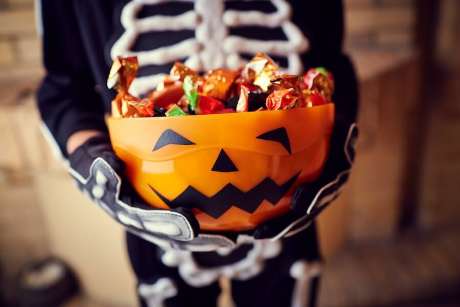 Halloween candies, Halloween candies to avoid, dental tips for Halloween, dentist in Holly Springs, Springs Village Dentistry